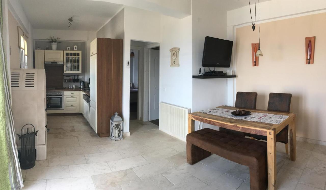 Astra-Ferienhaus Mit Grosser Dachterrasse Und Top-Ausstattung In Nas Armenistis  Exterior photo